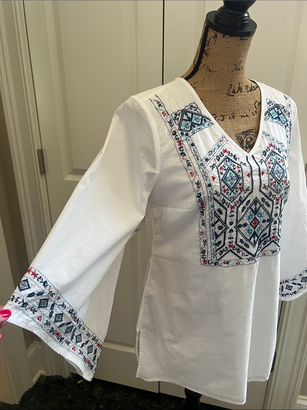 White Embroidered Chico’s 0 V-Neck Boho Top Festival Kimono Sleeve Hippie Summer